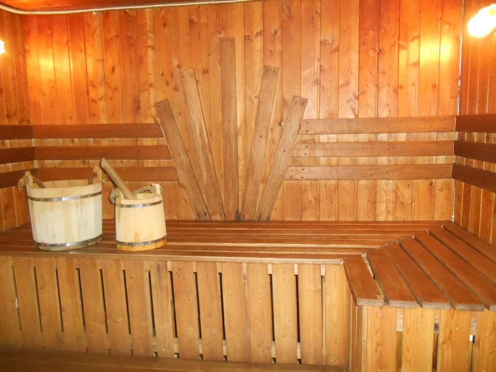 Galirad Hotel Ustʼ-Kamenogorsk Exterior foto